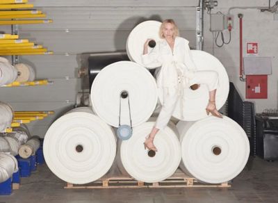 易烊千璽官宣阿瑪尼代言、劉亦菲發超A廣告片、Chlo&eacute;女孩向前沖